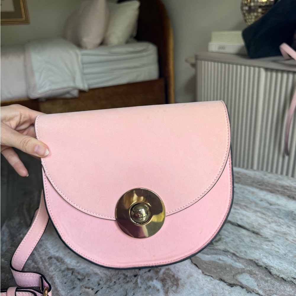 Tara Jarmon Pink Leather Saddle Bag Made in Italy Gold Hardware Parisian Chic - Picture 4 of 11